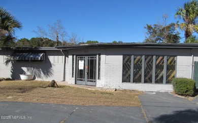 (private lake, pond, coastal) Home Sale Pending in Jacksonville Florida