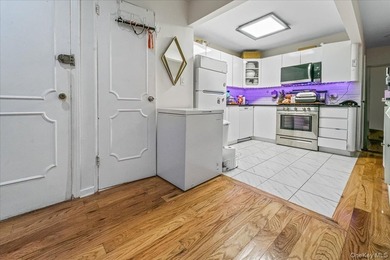Unique 2-Family Townhouse ( Corner ) in Prime Kew Gardens Hills - photo 7