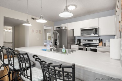 Enjoy lake life at its finest in this beautifully styled 3-bed - photo 13
