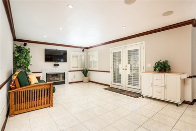 Dramatic ceilings, ocular and arched transom windows, walk-in - photo 13