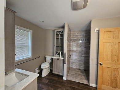 If you are looking for a nice home, with it all, look no further - photo 25