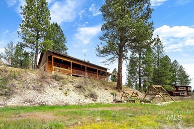Welcome to Elk Creek Retreat- a beloved escape located moments - photo 26