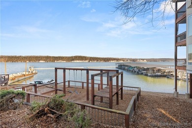 Enjoy lake life at its finest in this beautifully styled 3-bed - photo 27