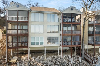 Enjoy lake life at its finest in this beautifully styled 3-bed - photo 29
