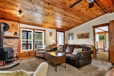 Welcome to Elk Creek Retreat- a beloved escape located moments - photo 30