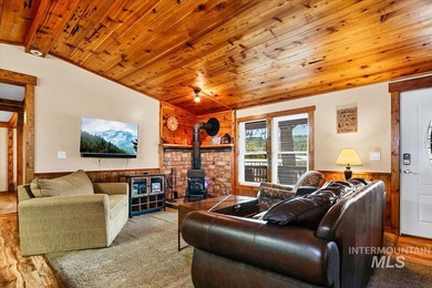 Welcome to Elk Creek Retreat- a beloved escape located moments - photo 31