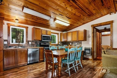 Welcome to Elk Creek Retreat- a beloved escape located moments - photo 34