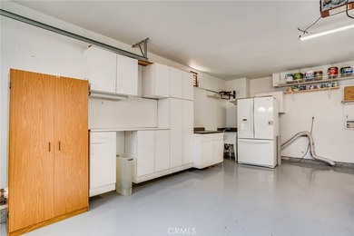 Dramatic ceilings, ocular and arched transom windows, walk-in - photo 34