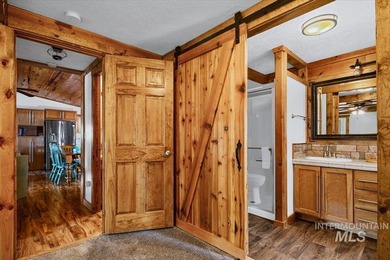 Welcome to Elk Creek Retreat- a beloved escape located moments - photo 38
