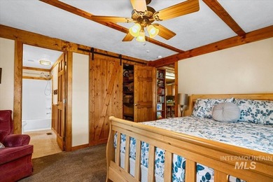 Welcome to Elk Creek Retreat- a beloved escape located moments - photo 39