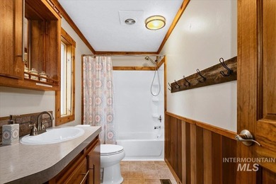 Welcome to Elk Creek Retreat- a beloved escape located moments - photo 42