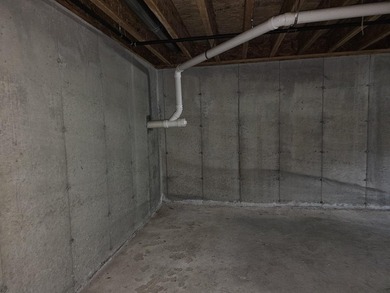 If you are looking for a nice home, with it all, look no further - photo 44
