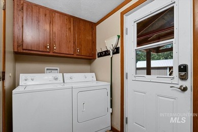 Welcome to Elk Creek Retreat- a beloved escape located moments - photo 49