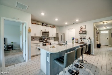 Don't miss this like-new 2024 D.R. Horton Aria model in vibrant - photo 4