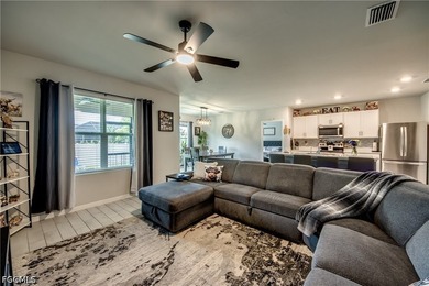 Don't miss this like-new 2024 D.R. Horton Aria model in vibrant - photo 7