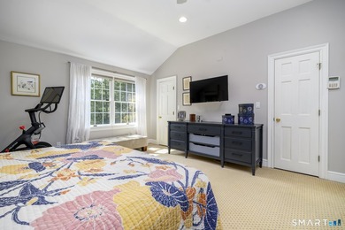 Welcome to this sun-filled ranch offering breathtaking - photo 17