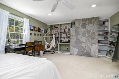 Welcome to this sun-filled ranch offering breathtaking - photo 20