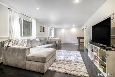 Welcome to this sun-filled ranch offering breathtaking - photo 27