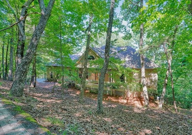 Welcome home to this thoughtfully designed 3BR/3BA residence - photo 3