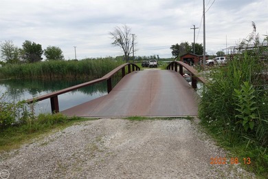 GREAT LOCATION ON THE SOUTH CHANNEL, VERY CLOSE TO THE OLD CLUB - photo 4