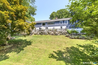 Welcome to this sun-filled ranch offering breathtaking - photo 38