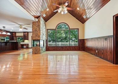 Welcome home to this thoughtfully designed 3BR/3BA residence - photo 10