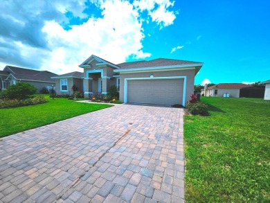 Lake Home For Sale in Auburndale, Florida