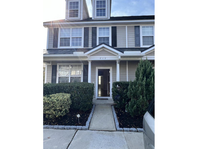 Lake Ashborough Home Active Under Contract in Summerville South Carolina