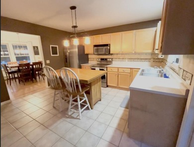 PRICE IMPROVEMENT on this lovely, single level home just 5+ - photo 9