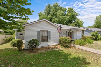 Don't miss this opportunity to own a home situated on a spacious - photo 2