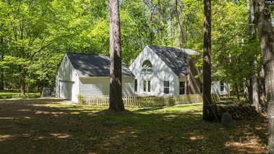 Tucked away on a private road in the heart of Lexington, this - photo 4