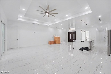 This impressive property offers 5 bedrooms plus a den, 6 - photo 10