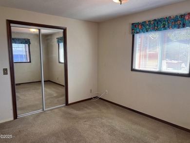 Ocean View 2 bedroom/2 bathroom home located in Depoe Bay, known - photo 24