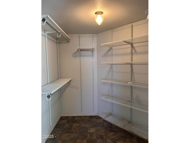 Ocean View 2 bedroom/2 bathroom home located in Depoe Bay, known - photo 25
