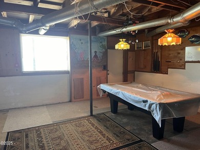 Ocean View 2 bedroom/2 bathroom home located in Depoe Bay, known - photo 32