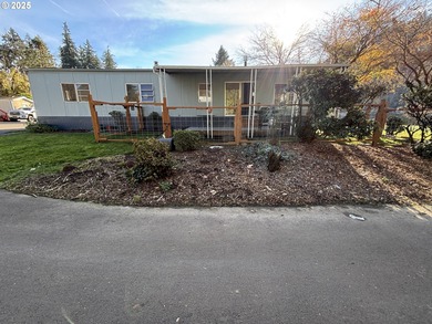 Lake Home For Sale in Damascus, Oregon