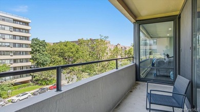 Move right into this beautifully renovated 1-bedroom, 1-bath - photo 18