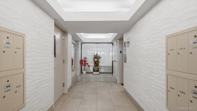 Move right into this beautifully renovated 1-bedroom, 1-bath - photo 22