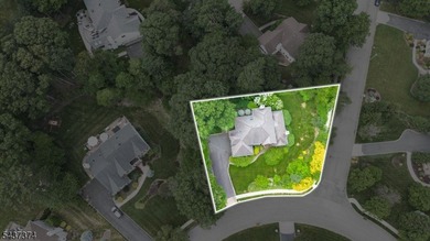 Welcome to 38 Canterbury Road, a stately 5-bedroom, 3.1-bathroom - photo 32