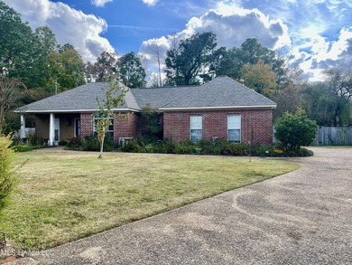 Ross Barnett Reservoir Home For Sale in Brandon Mississippi