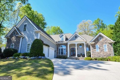 Absolutely stunning Country Club home! Tucked away on a quiet - photo 1