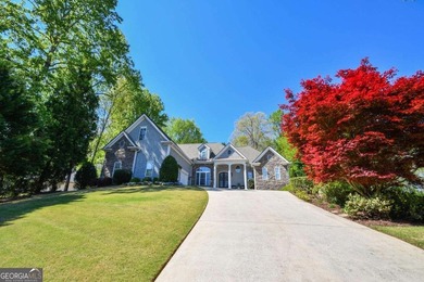 Absolutely stunning Country Club home! Tucked away on a quiet - photo 4