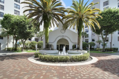 Lake Condo For Sale in Boca Raton, Florida