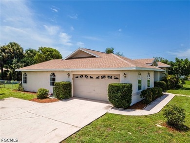 3 bedroom, 2 bathroom heated pool home just minutes from - photo 2
