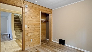 Excellent investment opportunity in this thoughtfully maintained - photo 12
