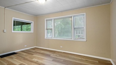 Excellent investment opportunity in this thoughtfully maintained - photo 13