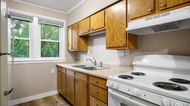 Excellent investment opportunity in this thoughtfully maintained - photo 14