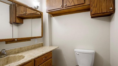 Excellent investment opportunity in this thoughtfully maintained - photo 19
