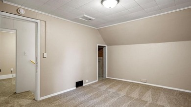 Excellent investment opportunity in this thoughtfully maintained - photo 21