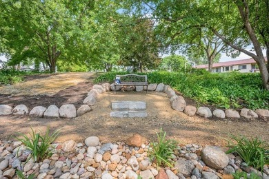 Enjoy easy, single-level living in this beautifully maintained - photo 24